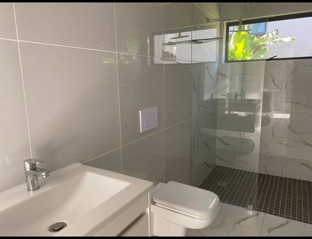 4 BEDROOM HOUSE FOR SALE IN PALM LAKES ESTATE